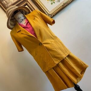 Vintage Vibrant blazer/short women’s Set size 6P color mustard